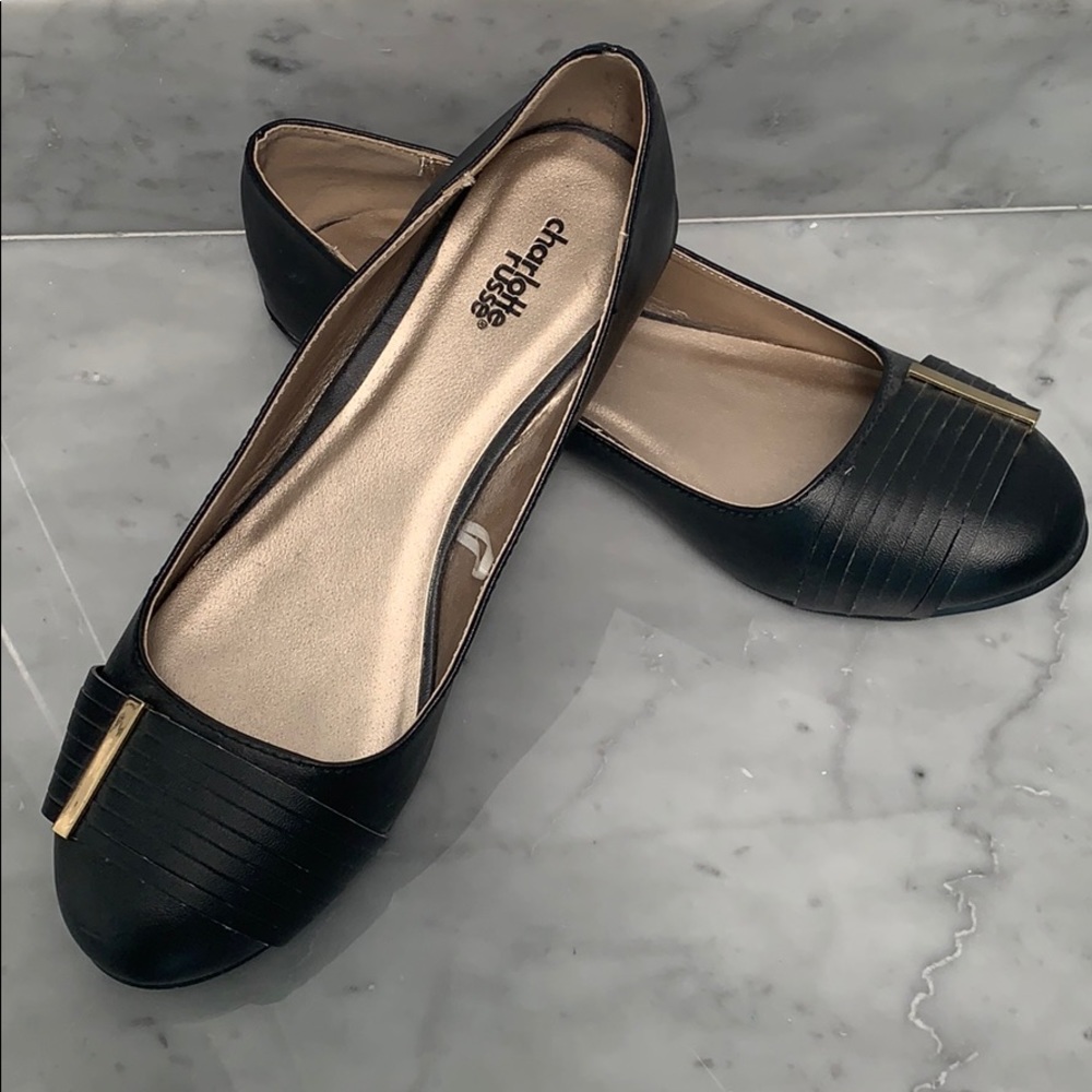 Black ballet flats